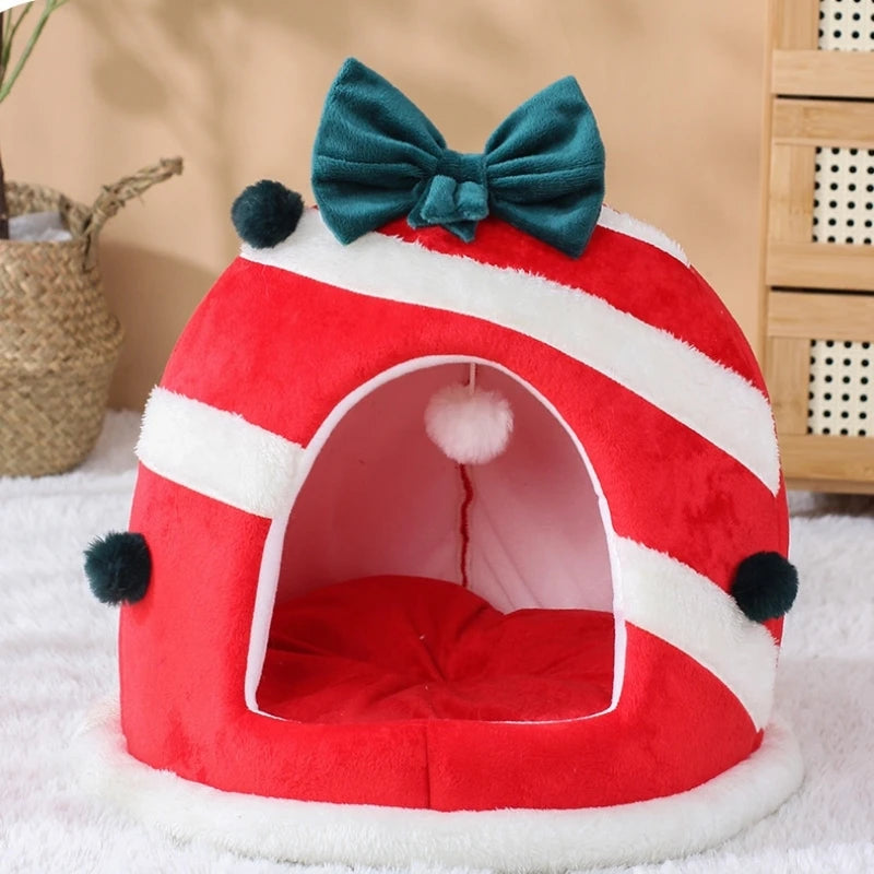 Christmas Gift Box Cat House – Winter Closed Cat Nest & Warm Sleeping Bed for Cats, Kittens & Small Dogs