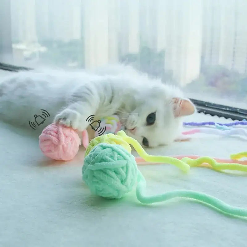 Colorful Yarn Ball Cat Toys with Bell – Interactive Chew & Chase Toys for Kittens & Cats